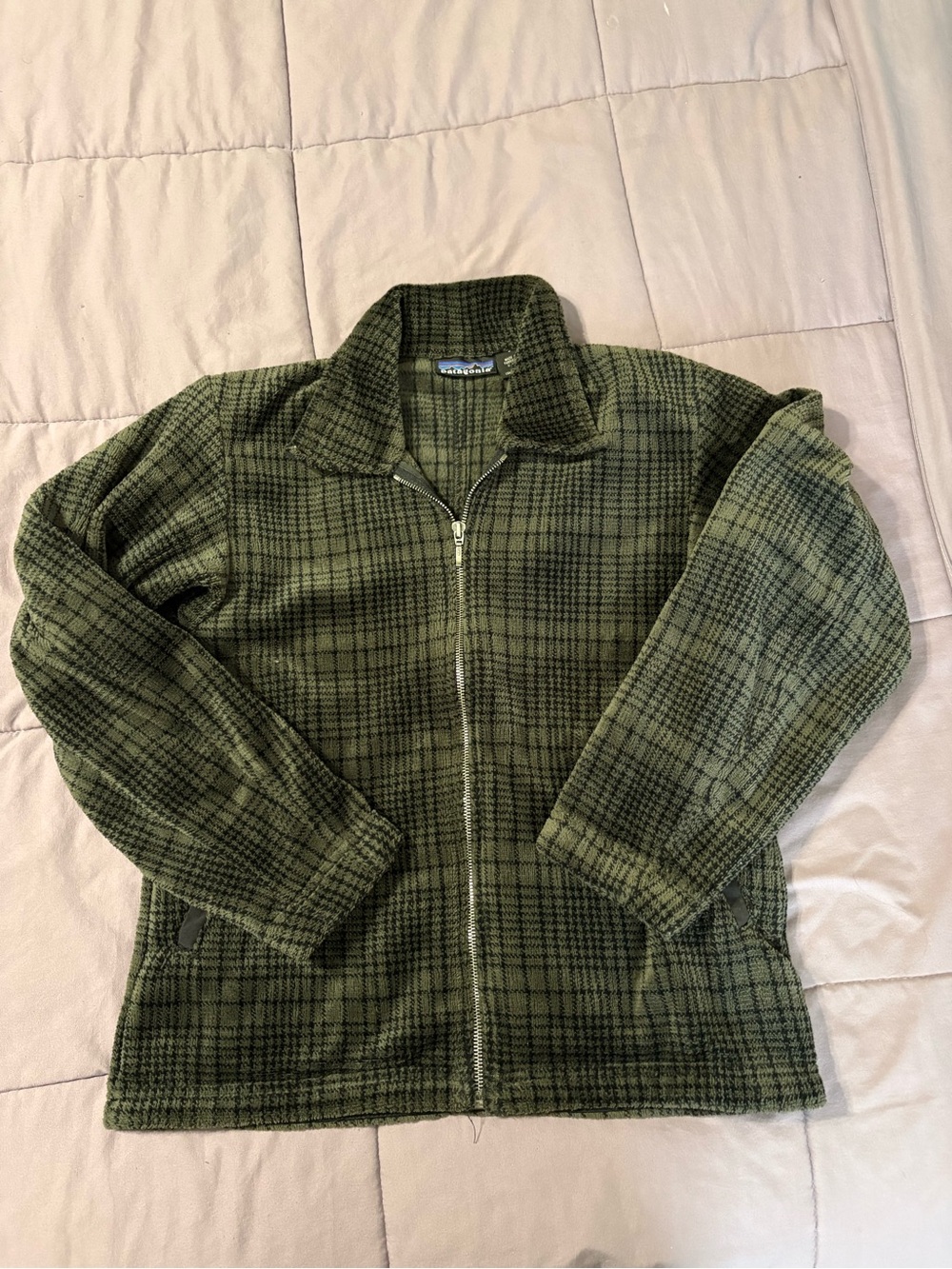 Vintage Women's Patagonia Olive/Black Fleece Zip-Up Size Small